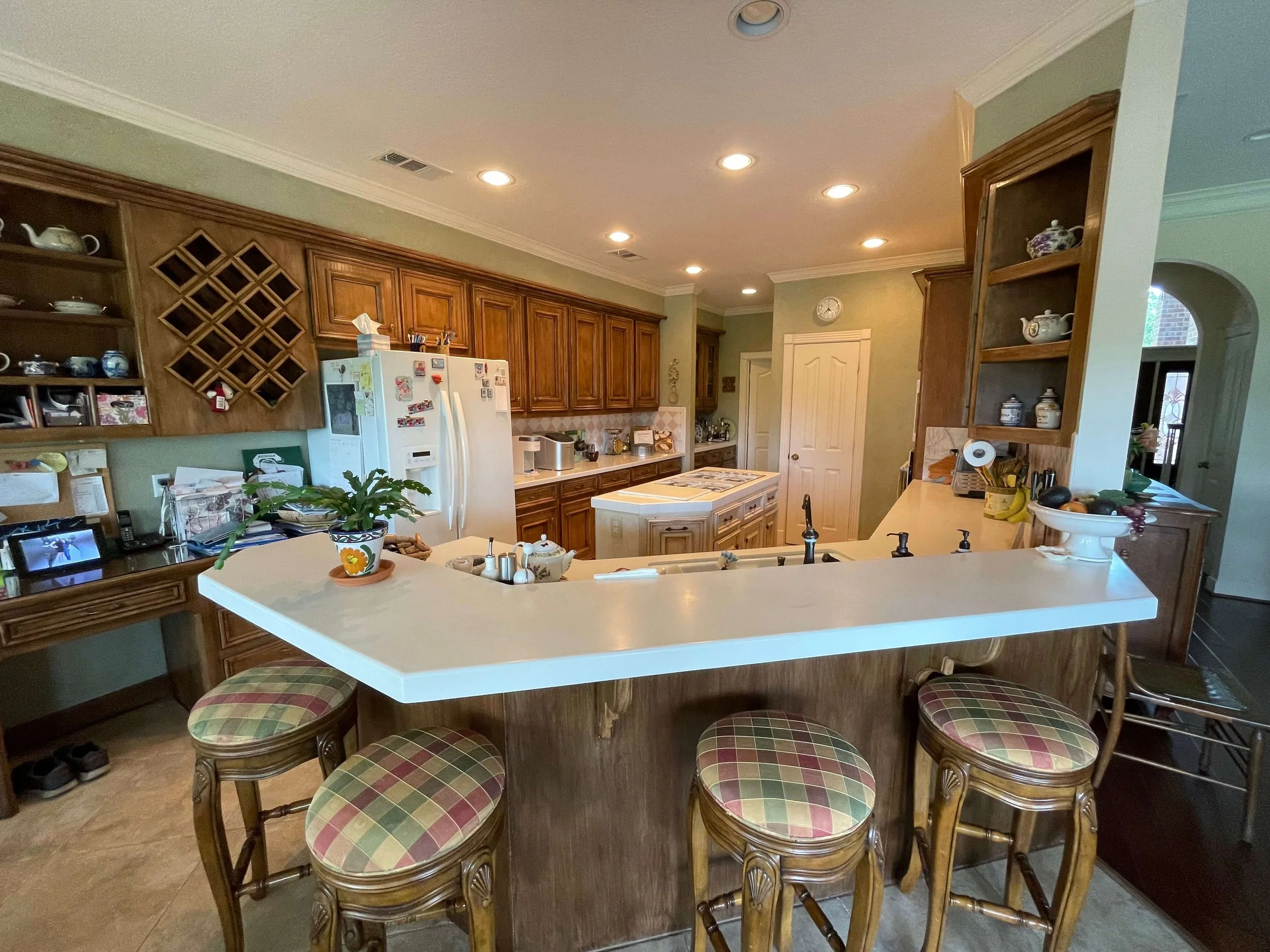 Kitchen Bar Layout Open & Inviting Kitchen And Bath For A Grand