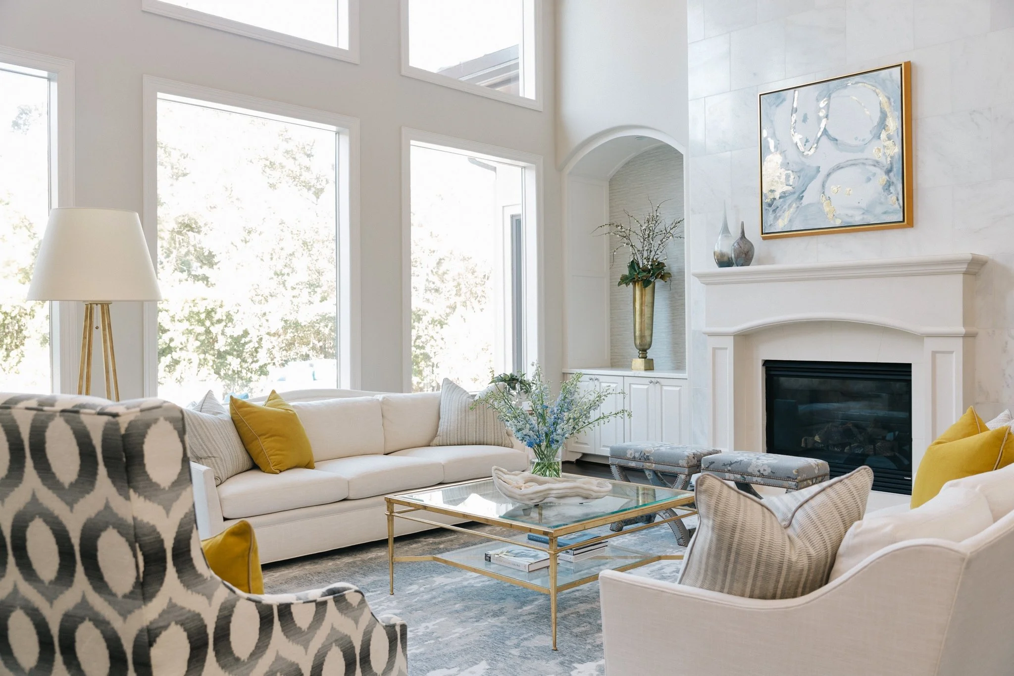 https://images.squarespace-cdn.com/content/v1/4fcf5c8684aef9ce6e0a44b0/87b20d1d-d296-48fc-ac28-d7b5ffb76659/sofas%2Bfacing%2Beach%2Bother%2Bliving%2Broom.jpg