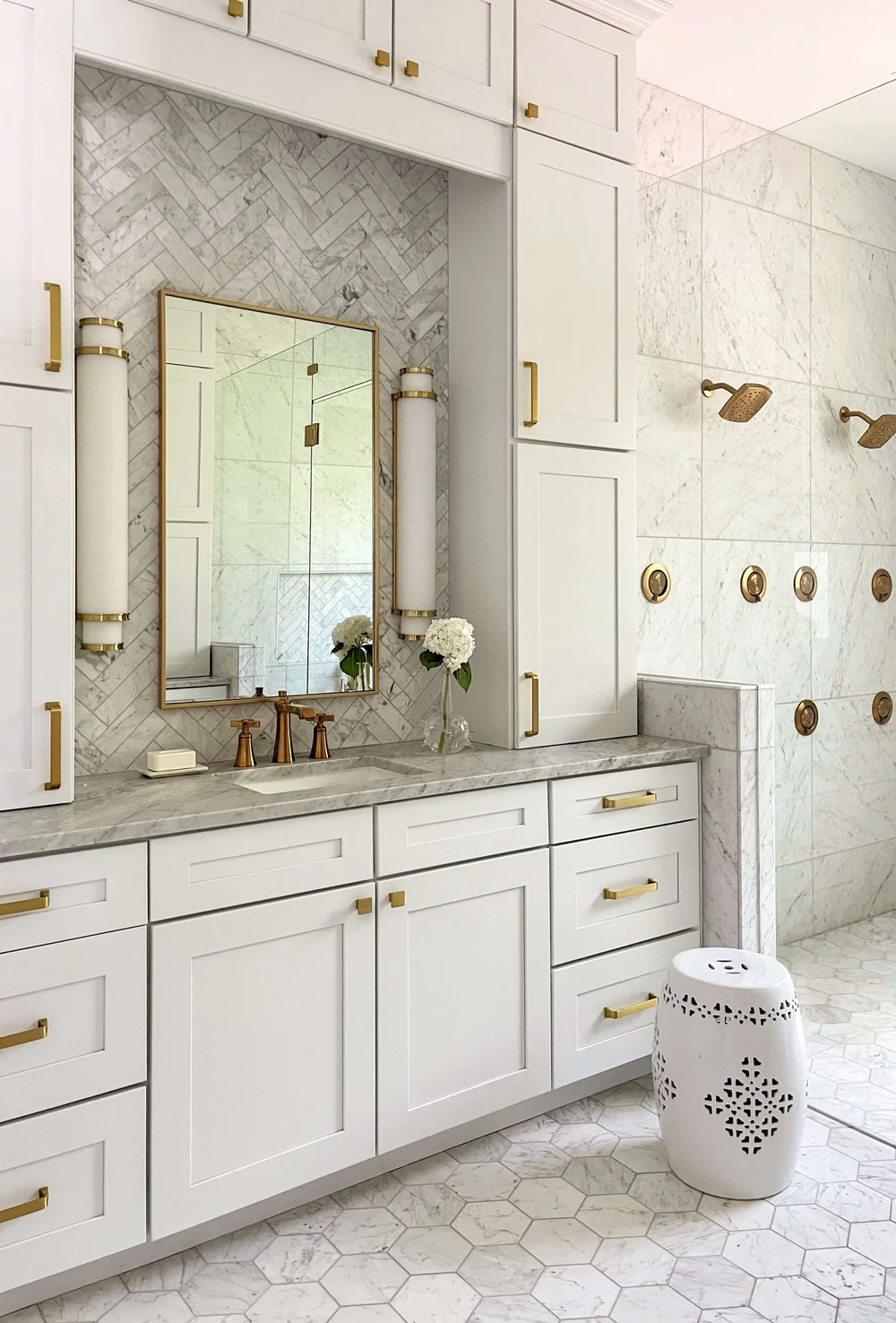 8 Ways to Add Color and Interest to an All White Bathroom — DESIGNED