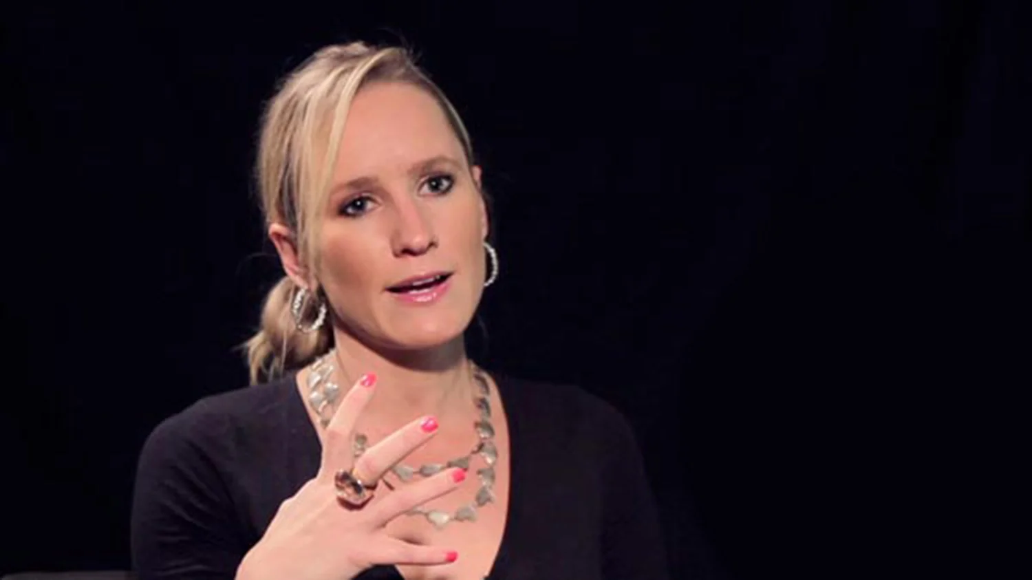 Hattie Elliot on What Types of Friends Give the Best Advice