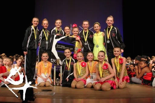 FOURSIS DAZZLERETTE DANCE TEAM