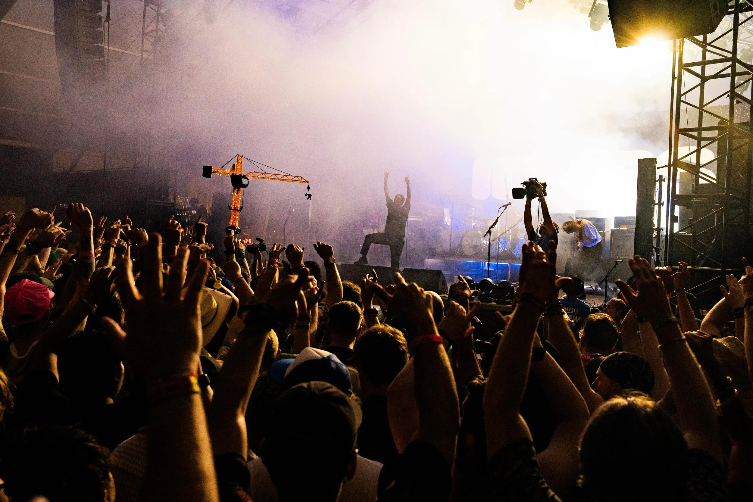 &ldquo;Benzocaine&rdquo; - Bonnaroo 2024

@idlesband x @bonnaroo x #epic

#idles #people #moment