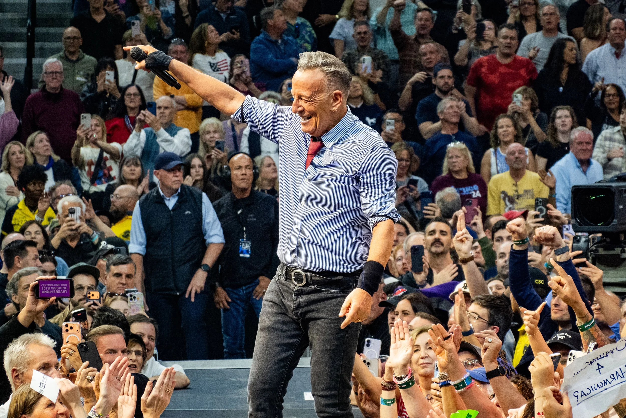 Bruce Springsteen and the E Street Band - Xfinity Mobile Arena - Philadelphia, PA - 05-30-26 DSC08845 By Michael Ryan Kravetsky website.jpg