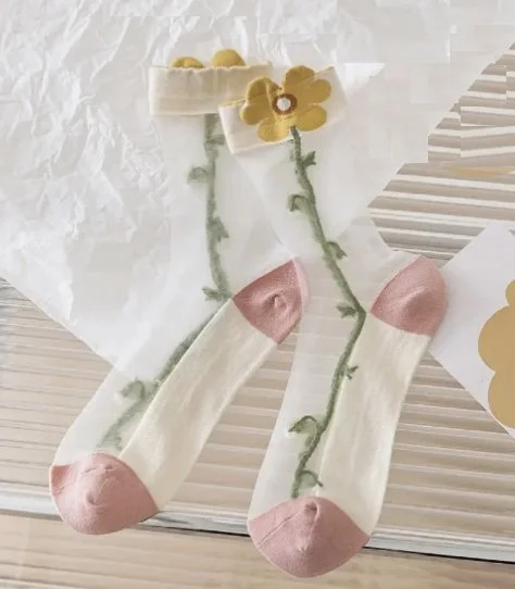 sheer flower socks.jpg
