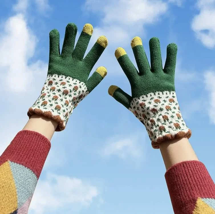 fun gloves GREEN.jpg