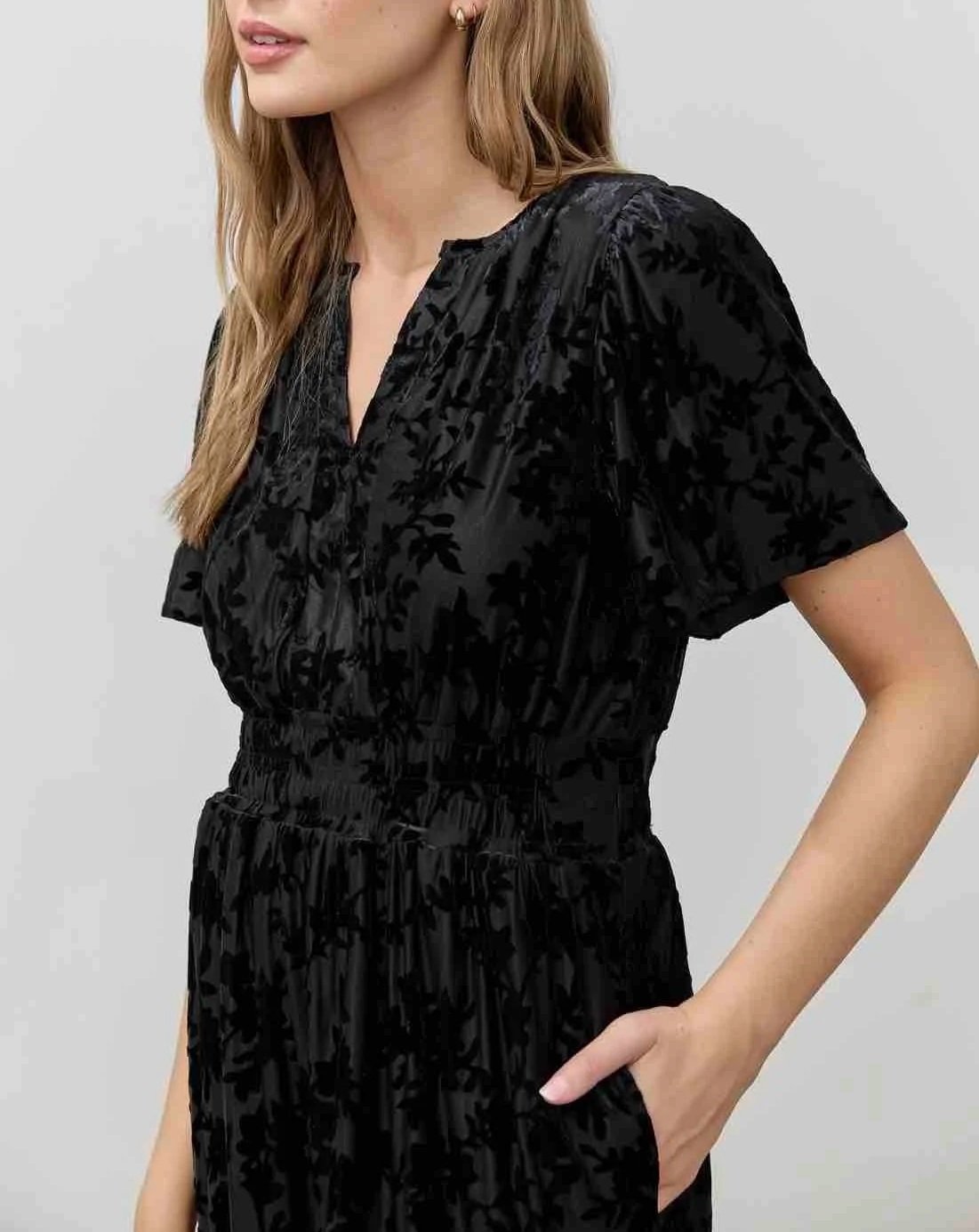 blk+dress+vevet.jpg