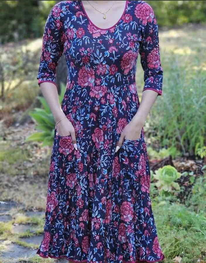 navy floral dress.jpg
