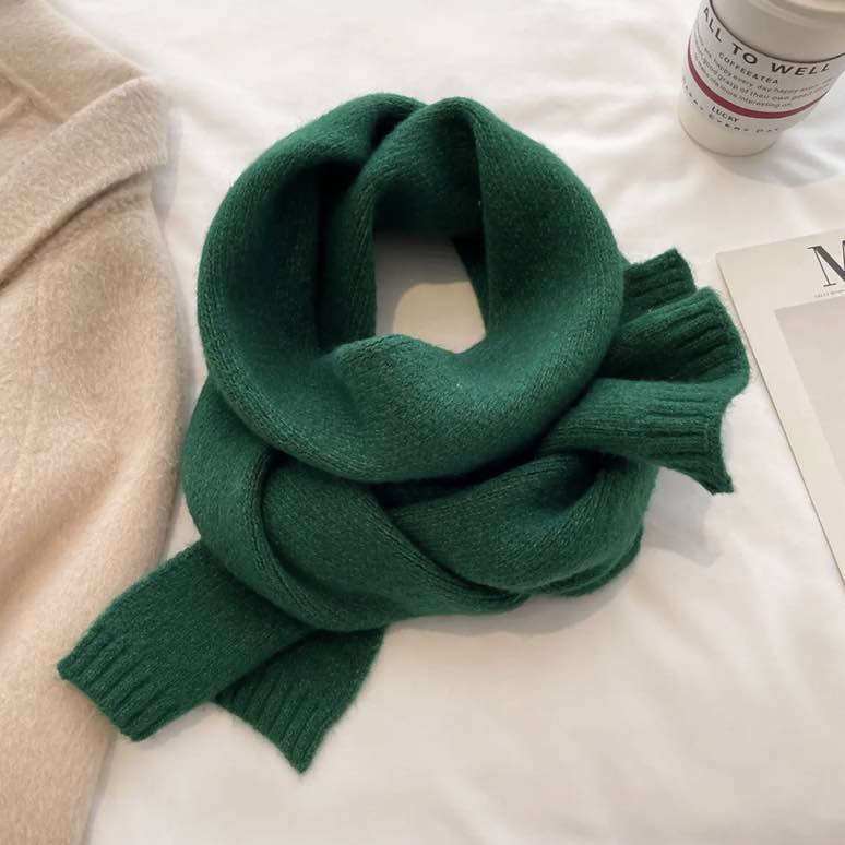 sweaeter scarf dark green.jpg