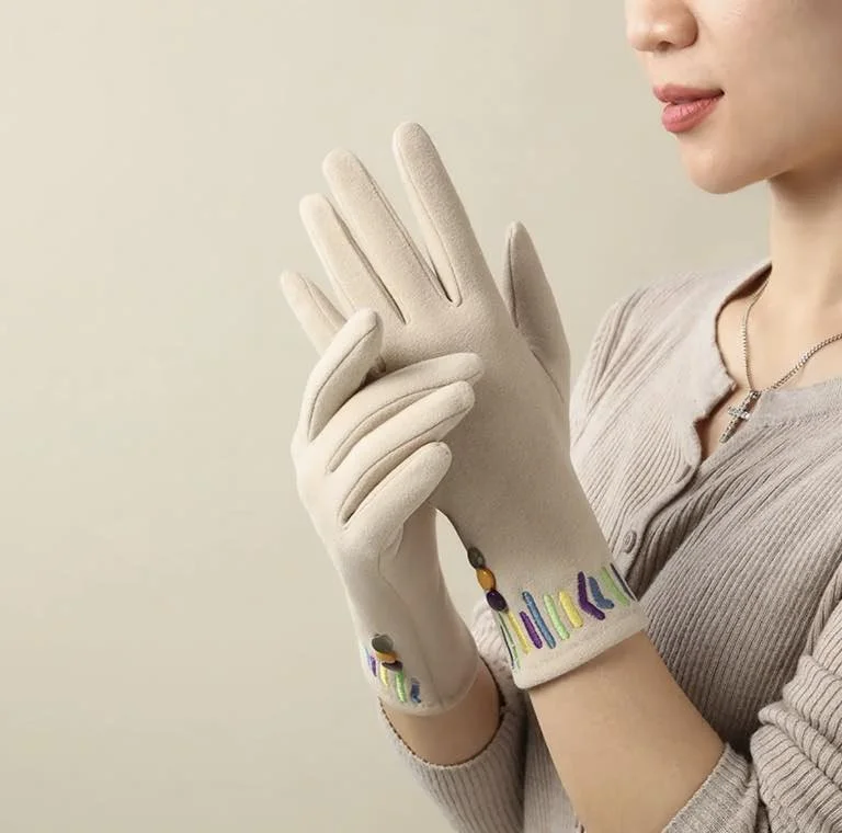 emb gloves ecru.jpg