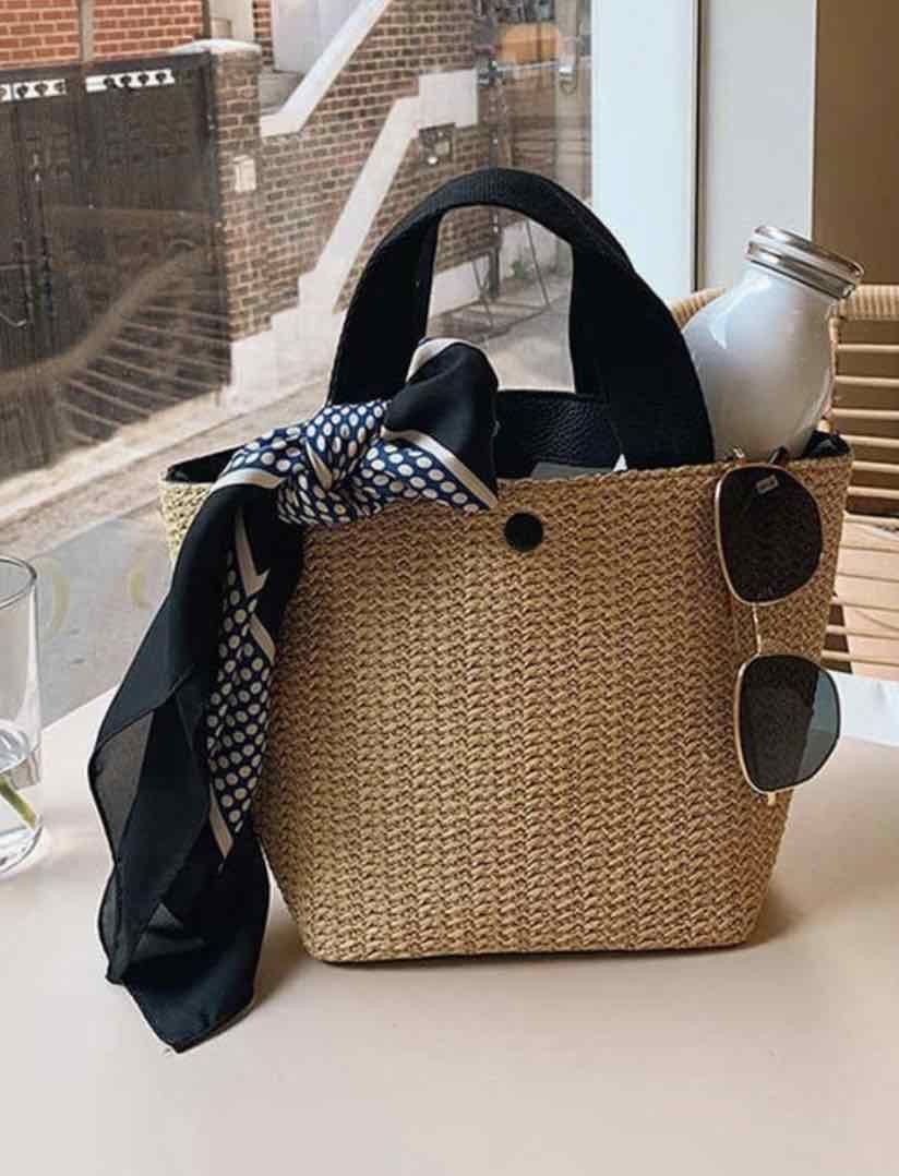 straw tote blk handle.jpg