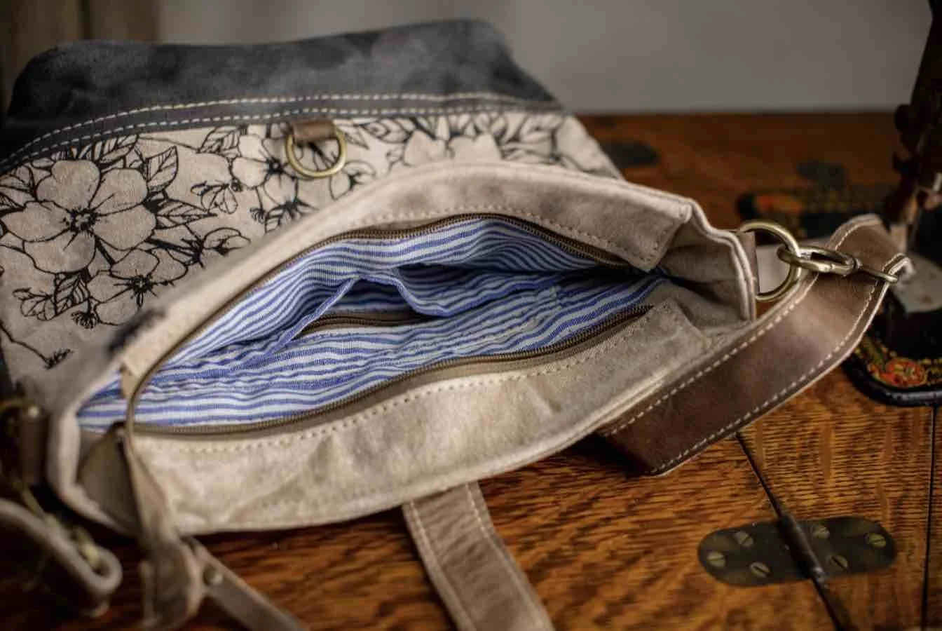 flower nat purse lining.jpg