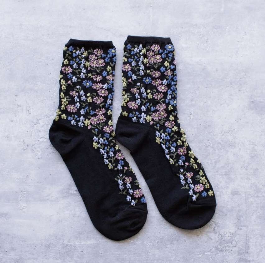 wildfllwer blk socks.jpg