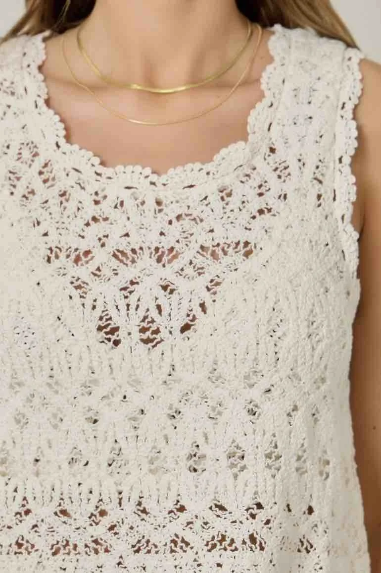 cream crochet detail.jpg