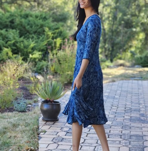 blue white dress side.jpg