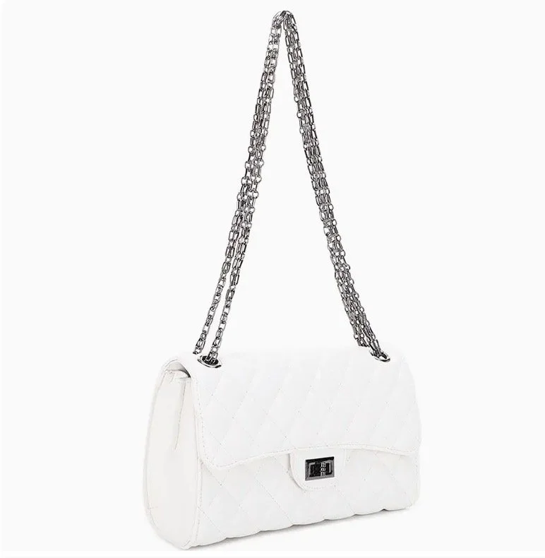 quilt wht purse.jpg