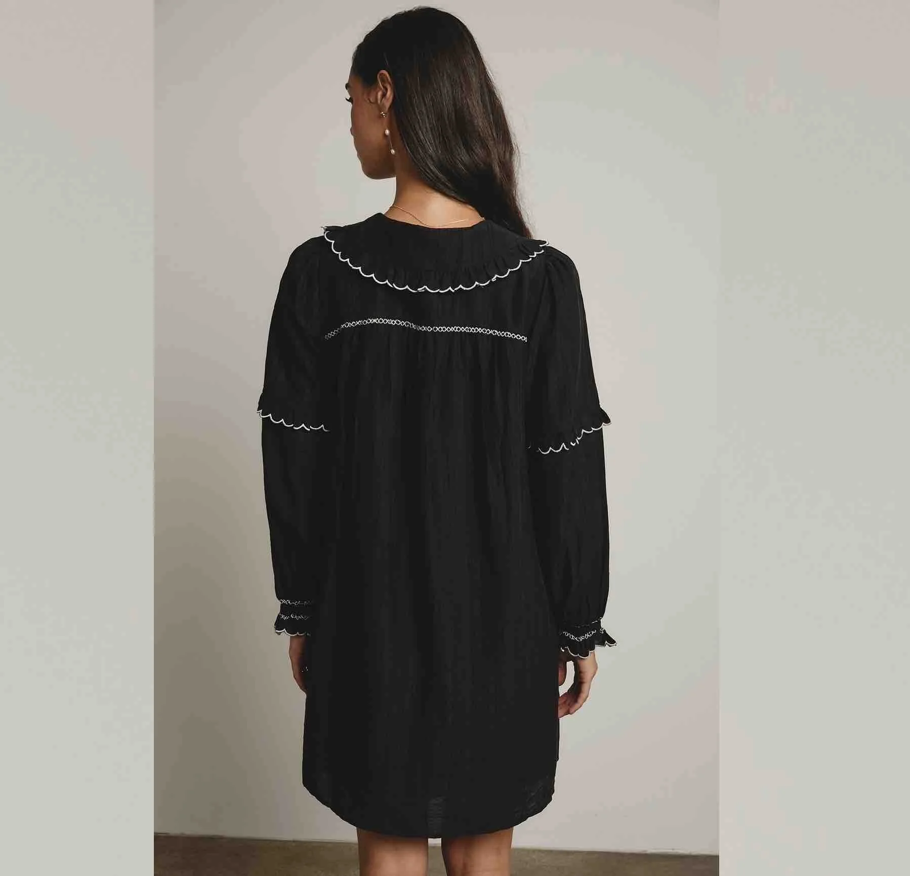 blk emb dress back .jpg