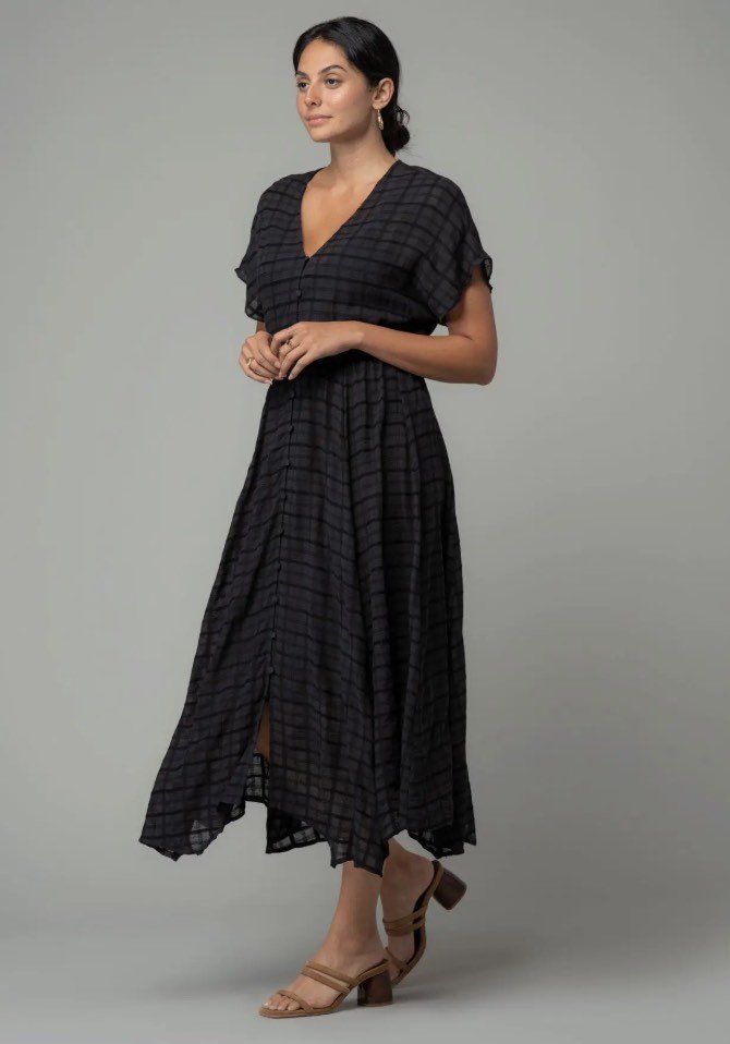 blk v dress.jpg