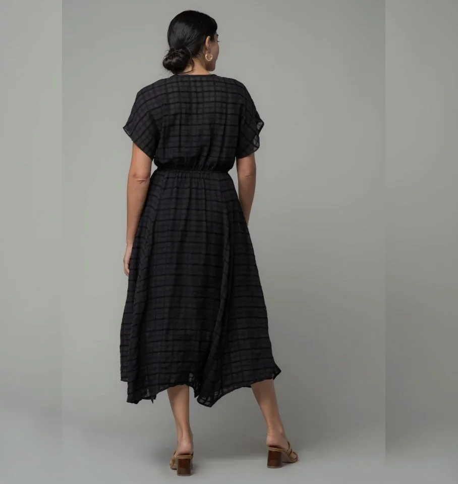 blk v dress back.jpg