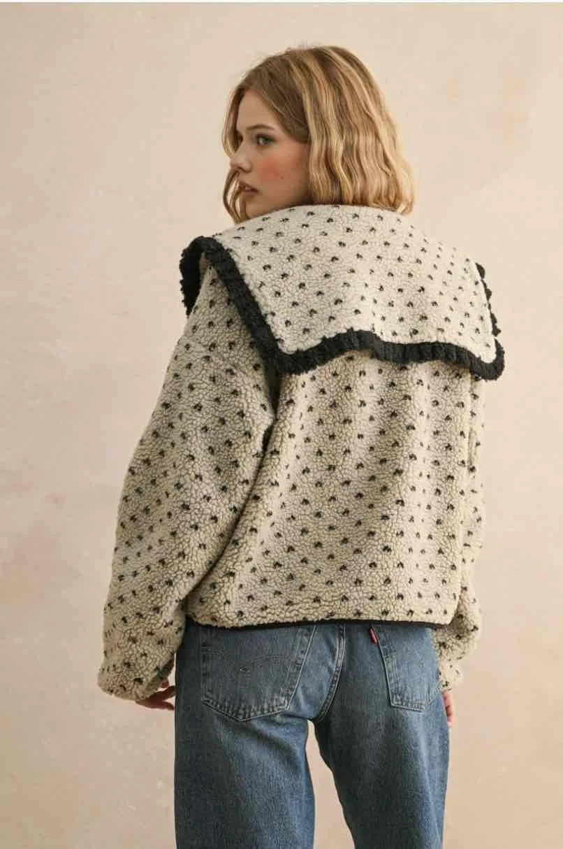 blk ruffle fleece back.jpg