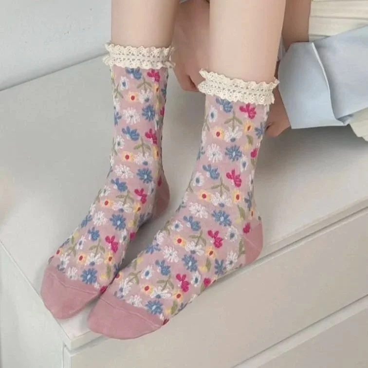 pink+floral+knit+socks.jpg