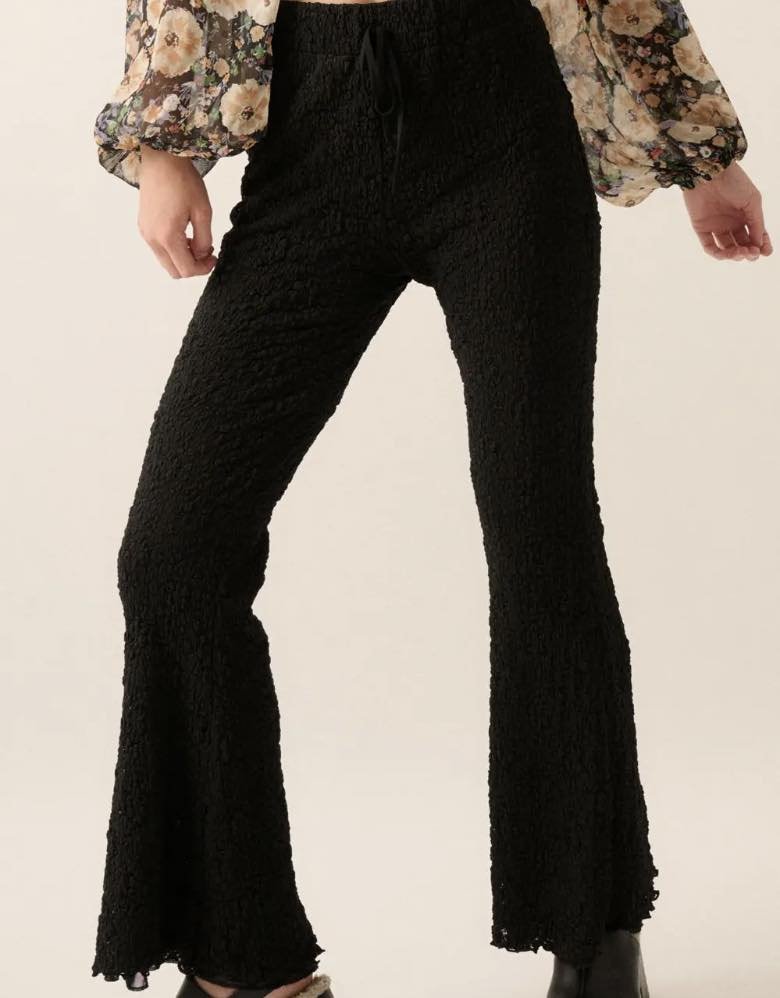 blk lace pants 2.jpg