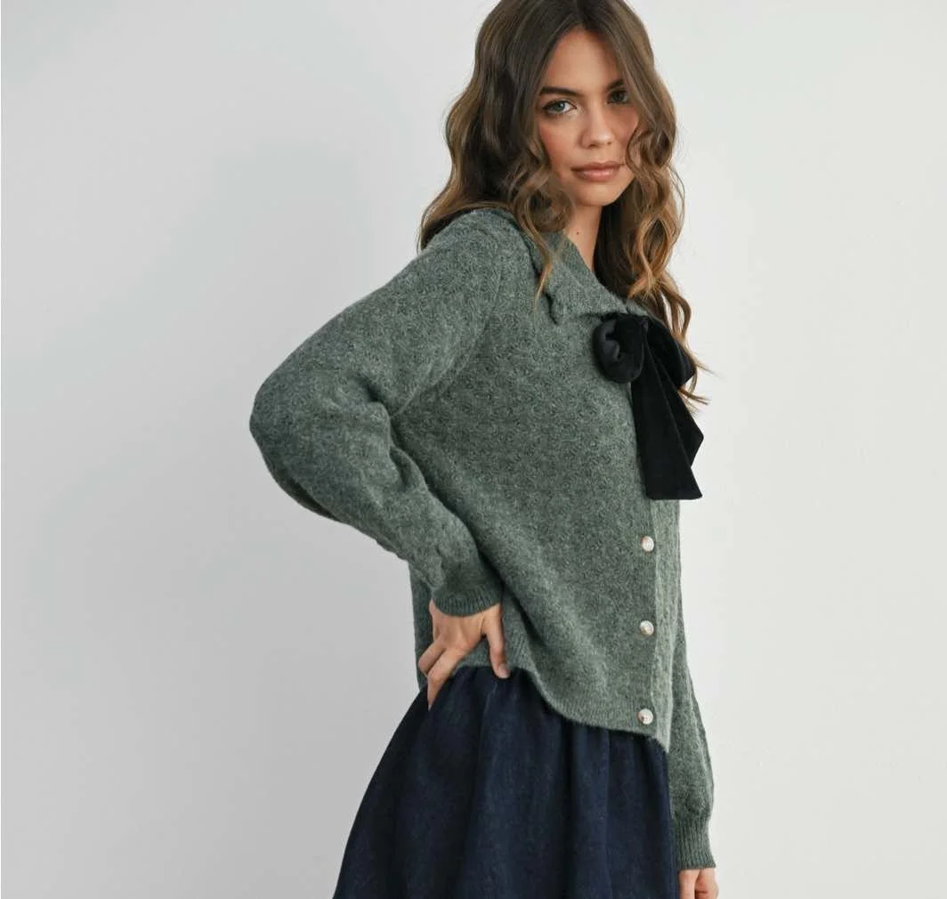 bow green sidfe cardi.jpg