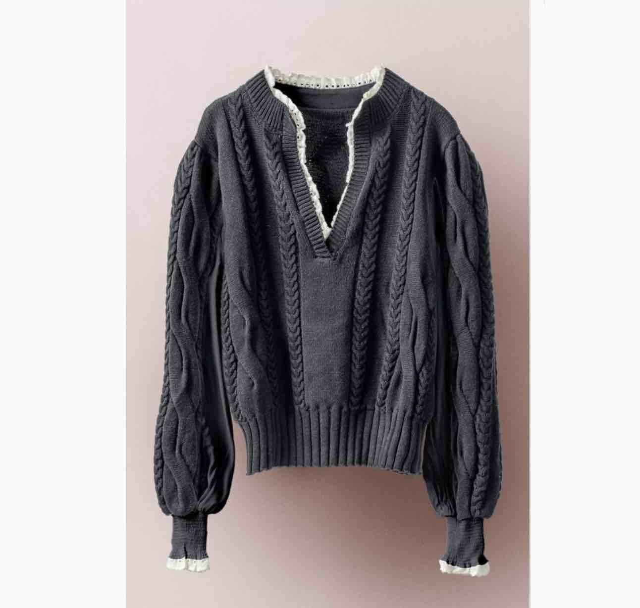 blk cable knit flat .jpg