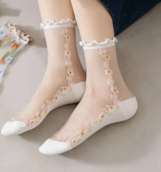 sheer floral vine ankle socks white.jpg