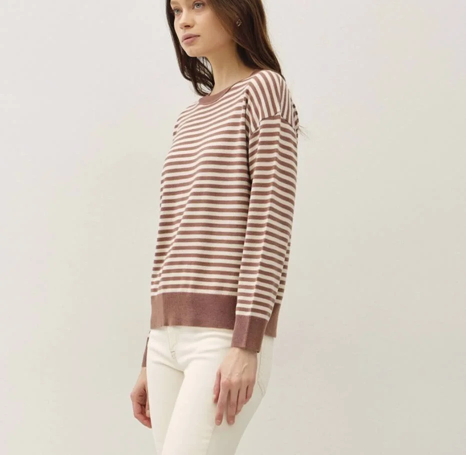 striped pullover side brown.jpg
