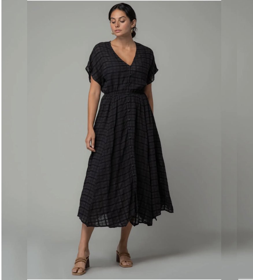 blk v dress sq.jpg