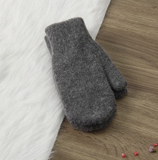 mitt fuzzy dk grey.jpg