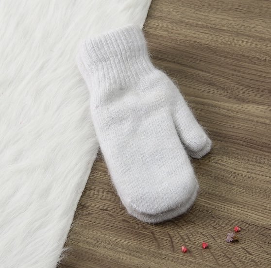 mitt fuzzy white.jpg