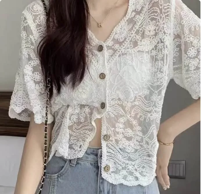 lace vneck short slv.jpg