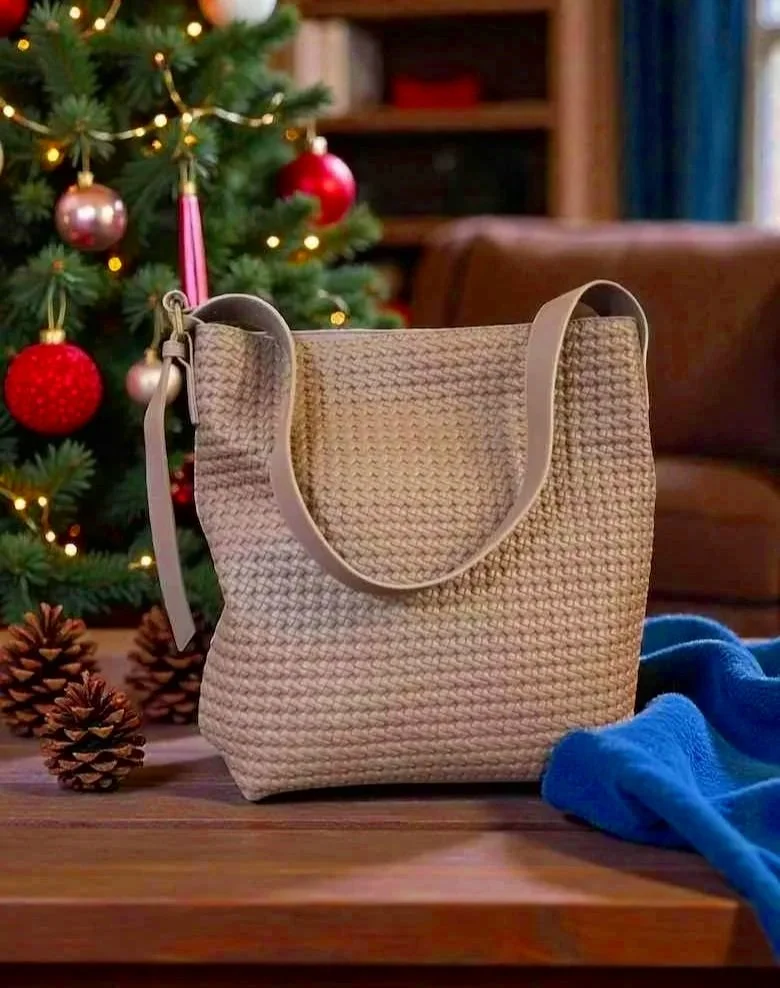 taupe%2Bwoven%2Bai%2Bholiday%2Bpurse.jpg