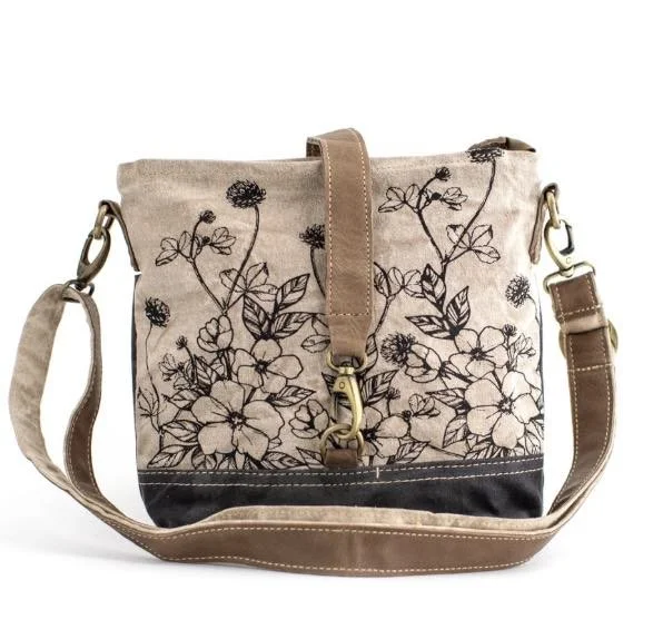 flower purse nat front.jpg