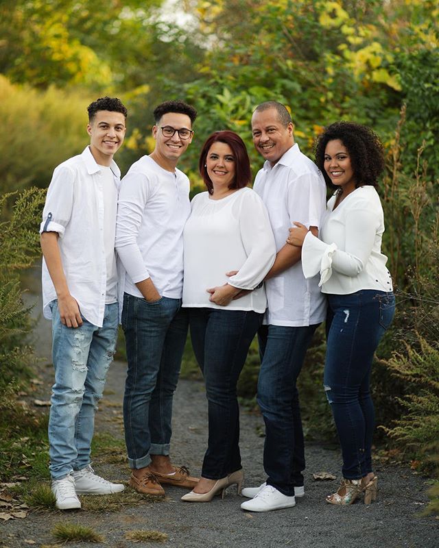 So thankful to have the opportunity to photograph this beautiful family. La Familia Rivera.