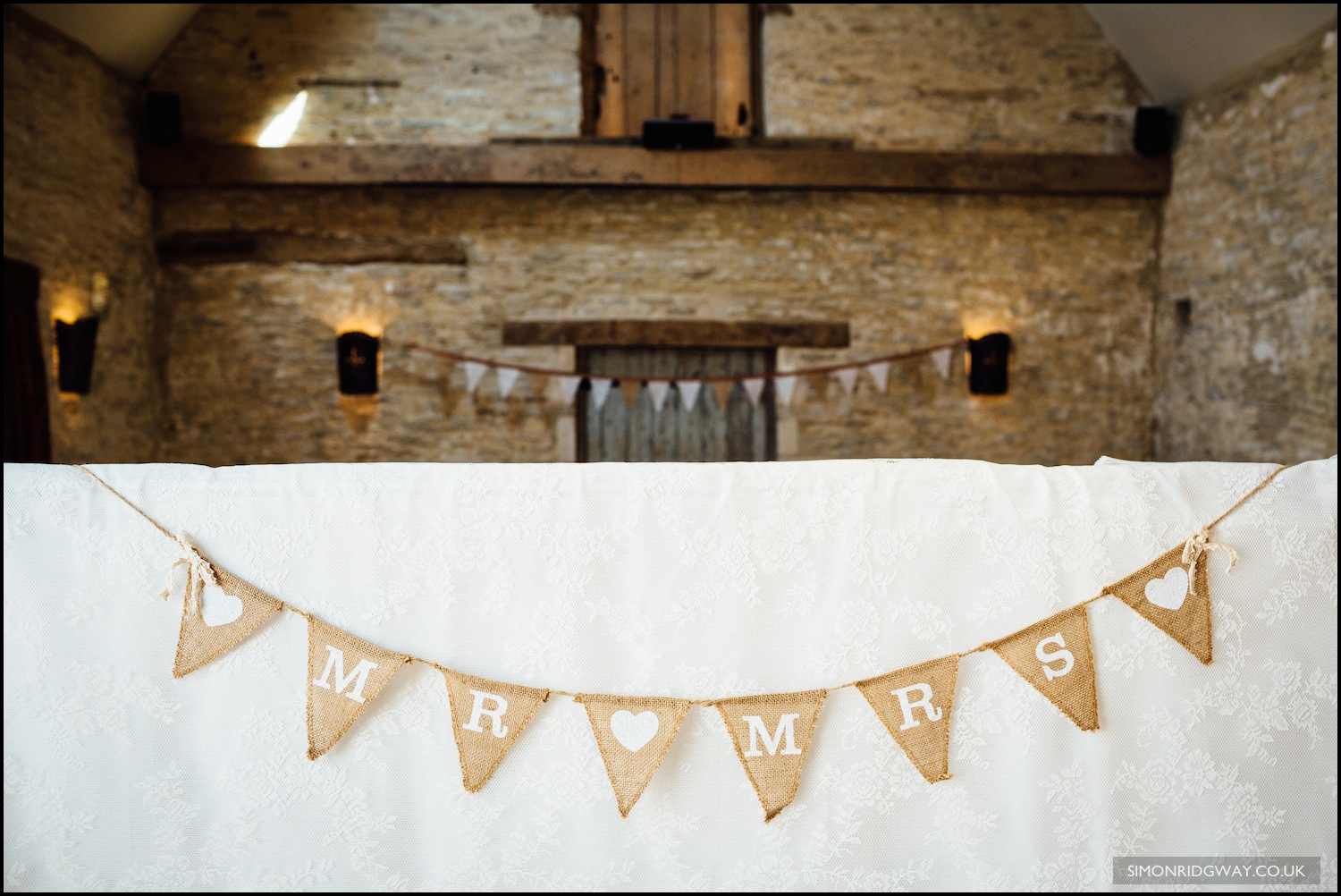 Wedding photography at Oxleaze Barn in the Cotswolds