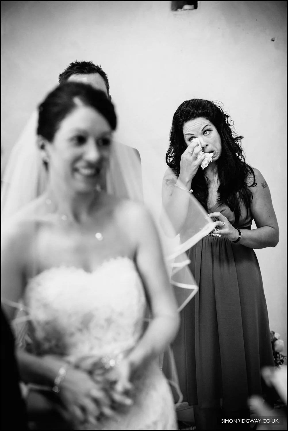 Wedding photography at Oxleaze Barn in the Cotswolds
