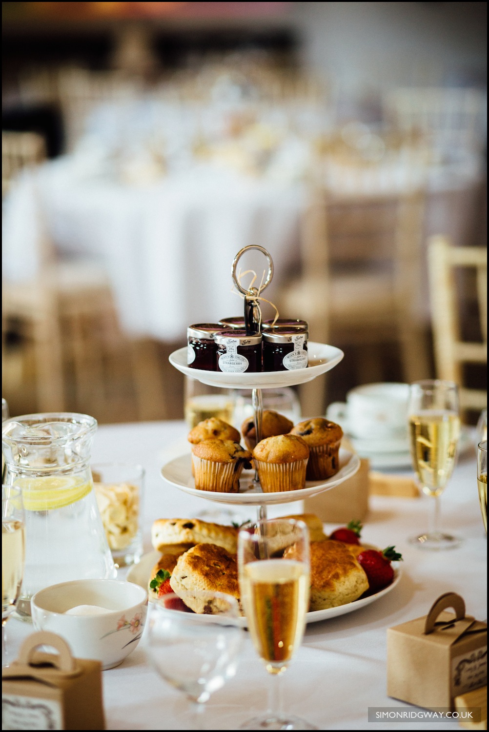 Wedding photography at Oxleaze Barn in the Cotswolds