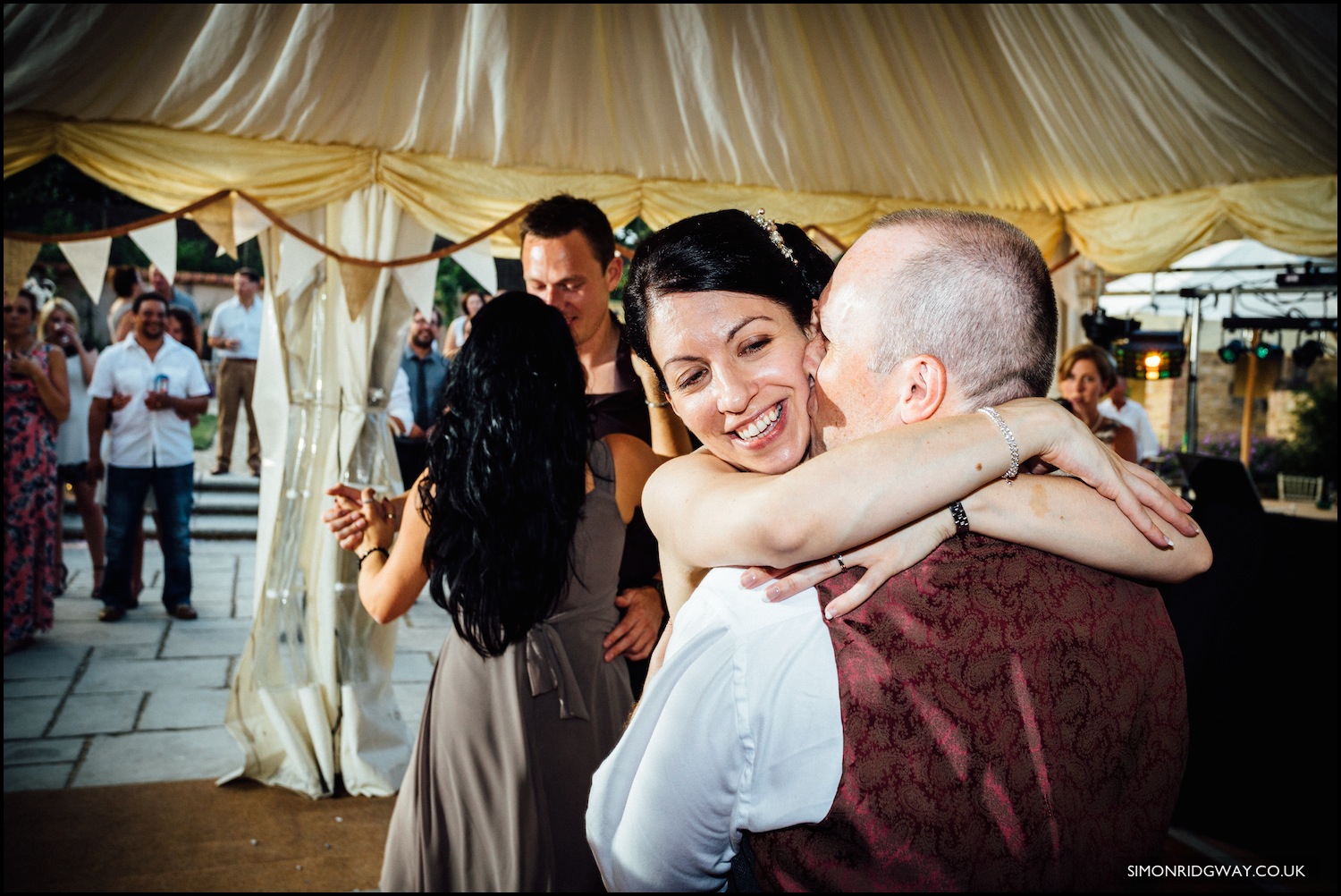 Wedding photography at Oxleaze Barn in the Cotswolds