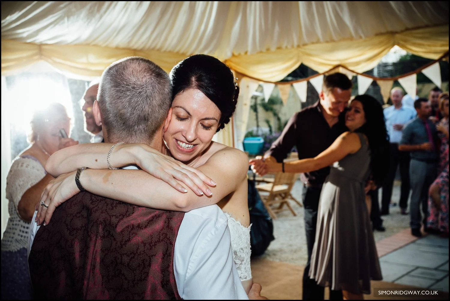 Wedding photography at Oxleaze Barn in the Cotswolds
