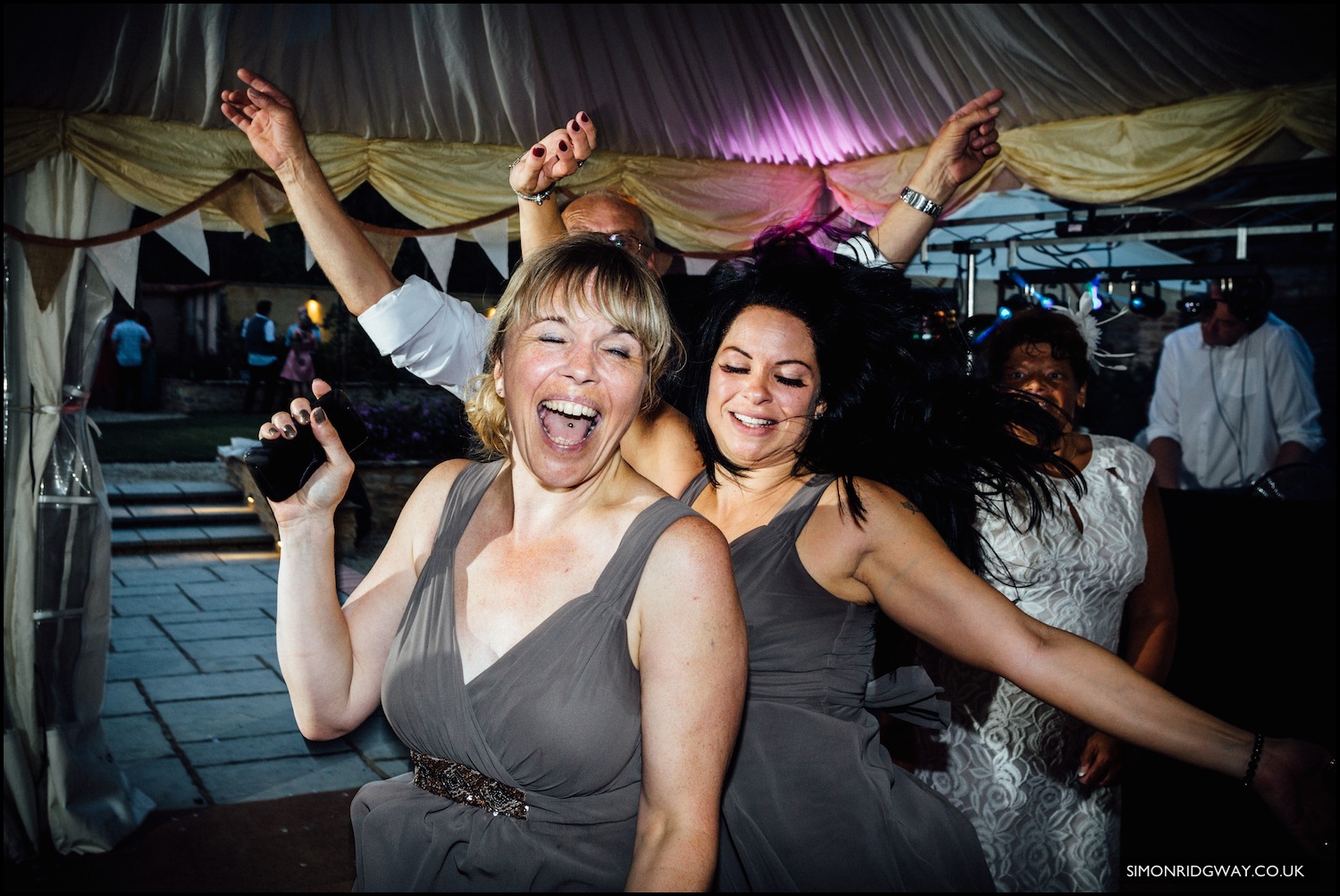 Wedding photography at Oxleaze Barn in the Cotswolds