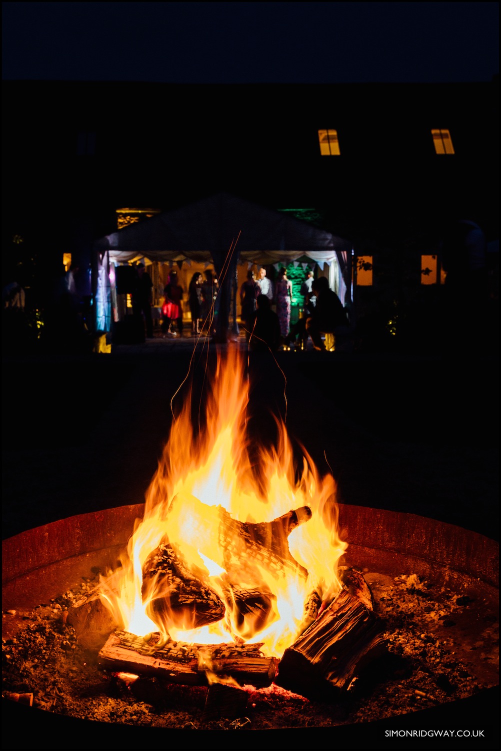 Wedding photography at Oxleaze Barn in the Cotswolds