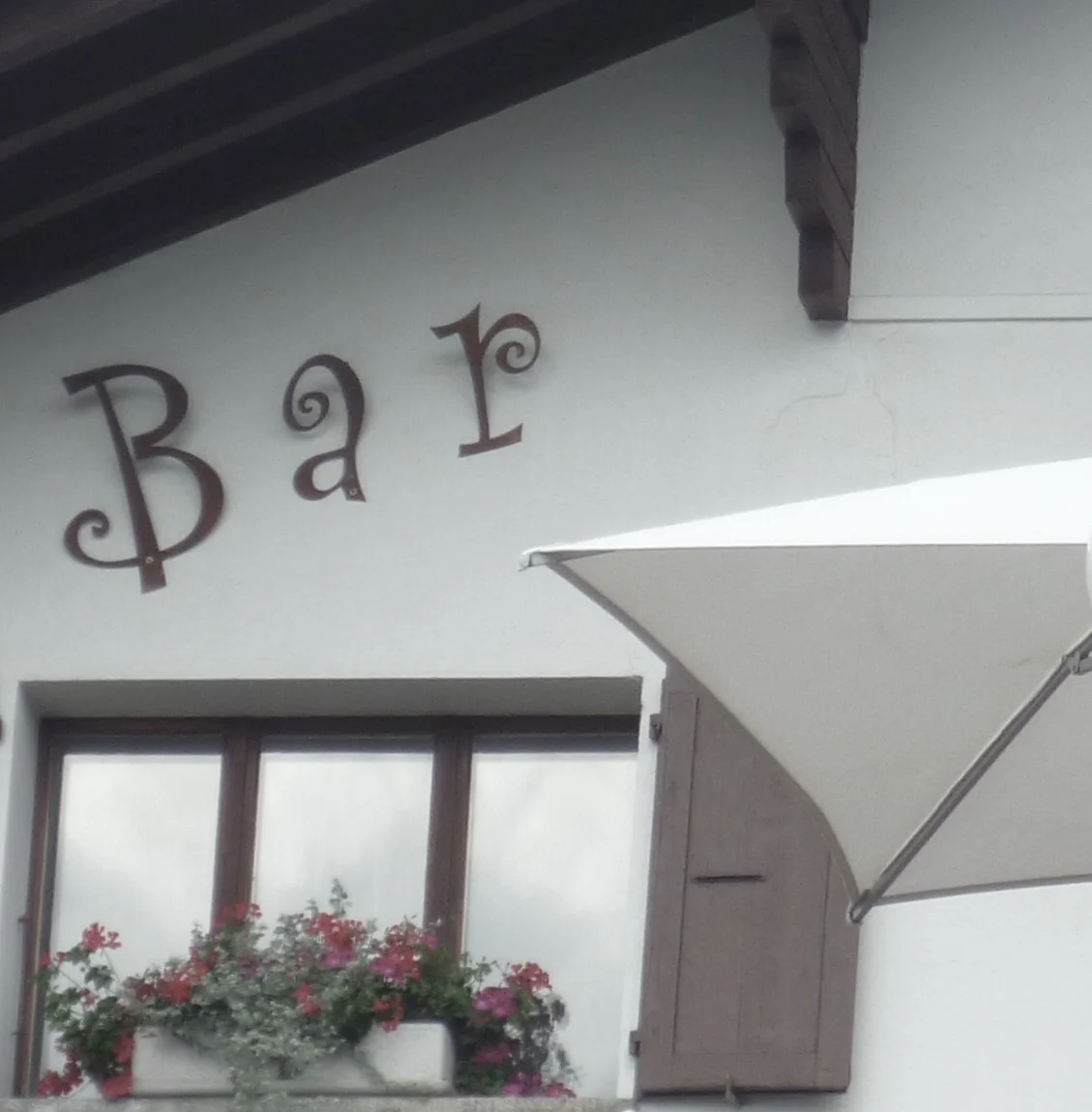 Quitting alcohol linked to improved mental wellbeing