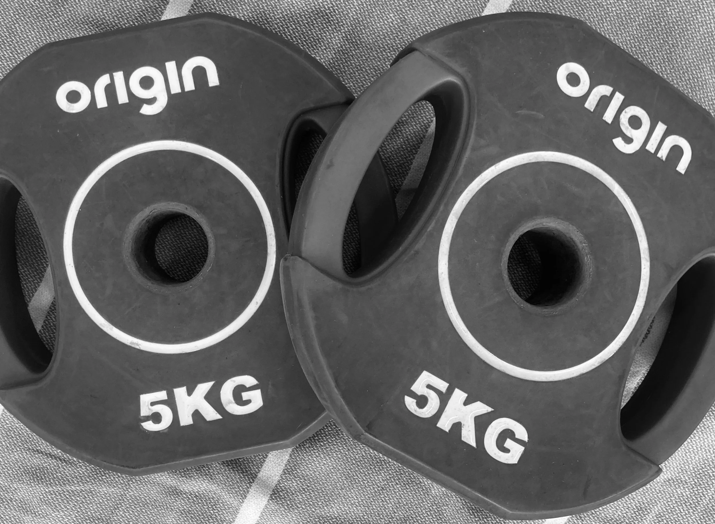 Difficulty lifting 5kg may indicate a reduced quality of life and a risk of chronic diseases for older adults 