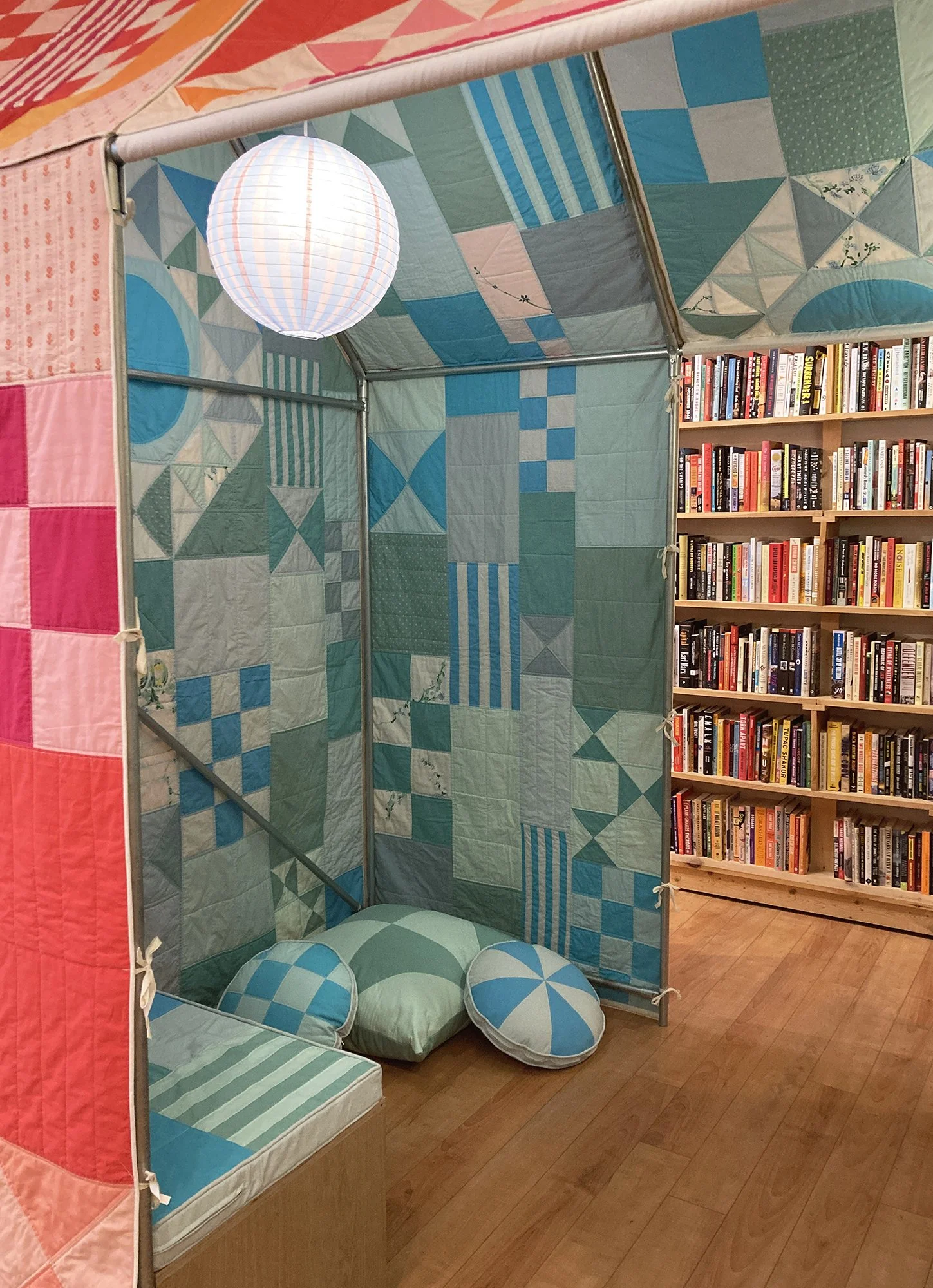 Lighthouseinteriorcircle.jpg