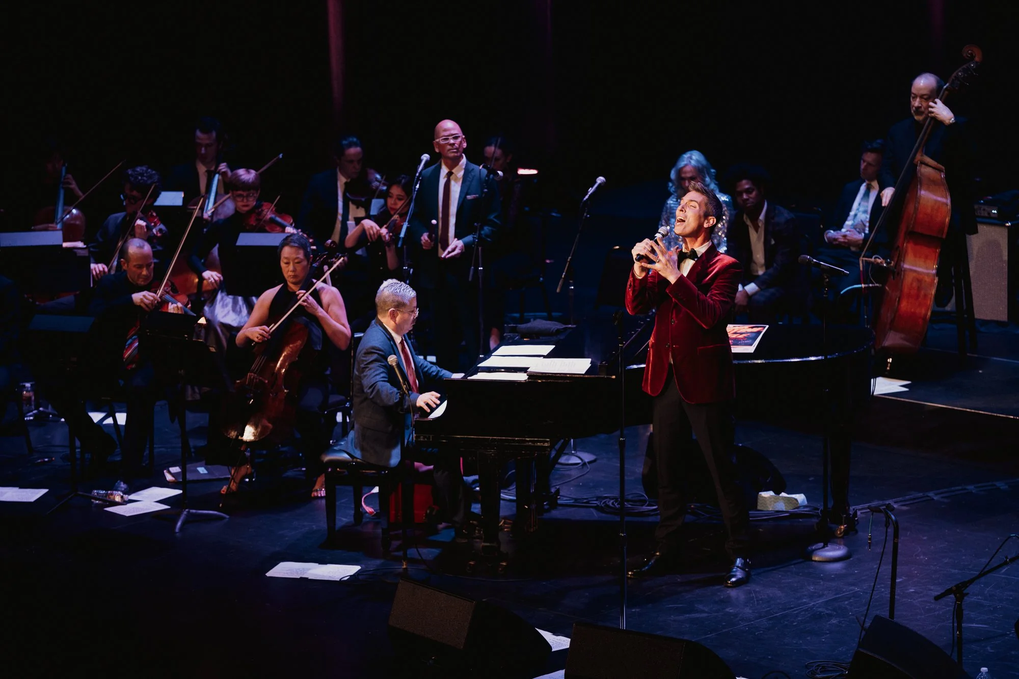 Full Band w Ari Shapiro - 241231 Seattle - wide full stage - photo credit Sarina Solem.jpg