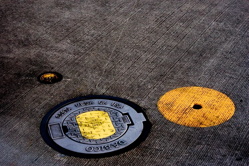 Tarmac - Three Circles Seattle, Washington © Alan Wentworth 