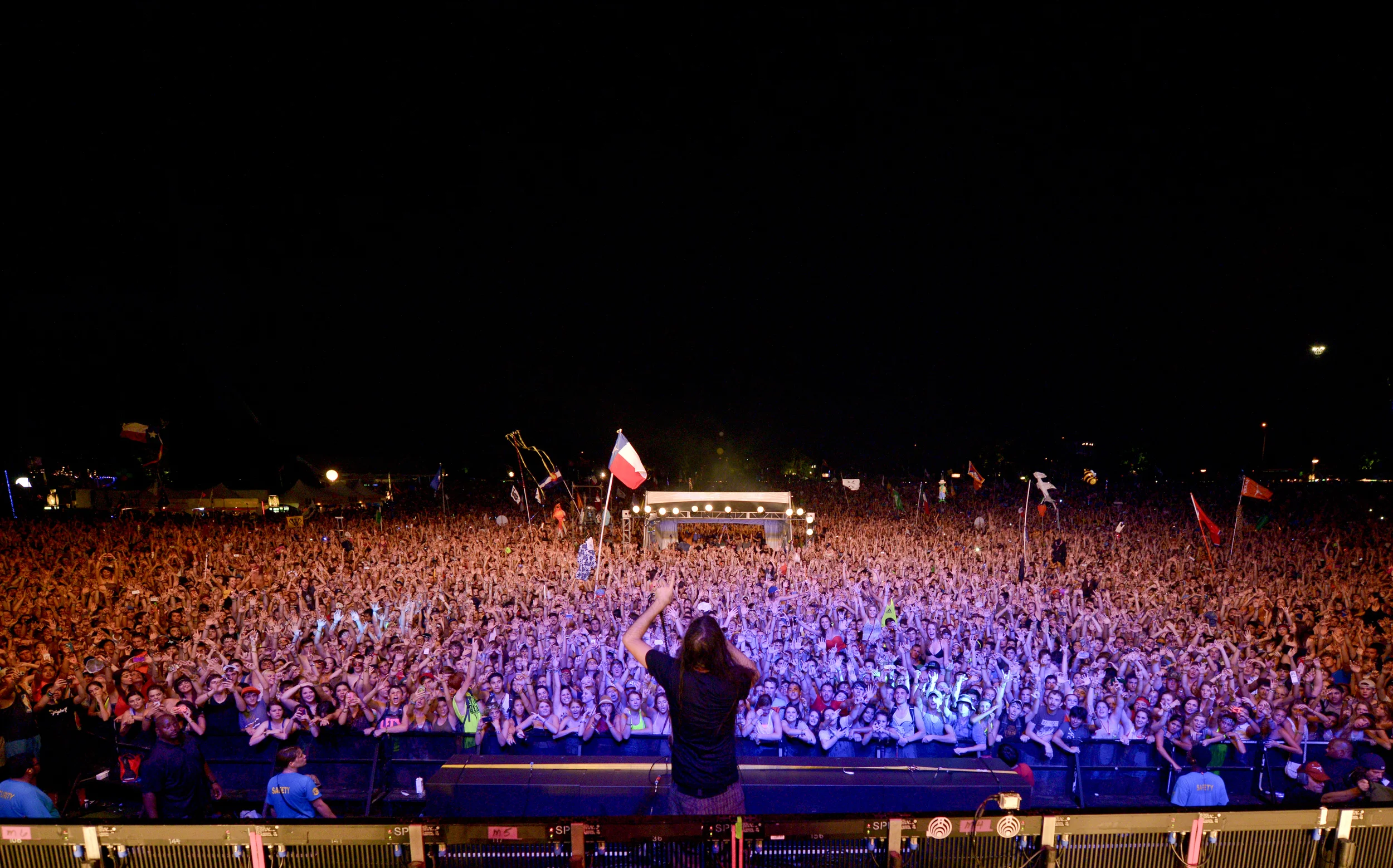 A packed side stage raging to Bassnectar (Photo Credit: Matt Ellis)