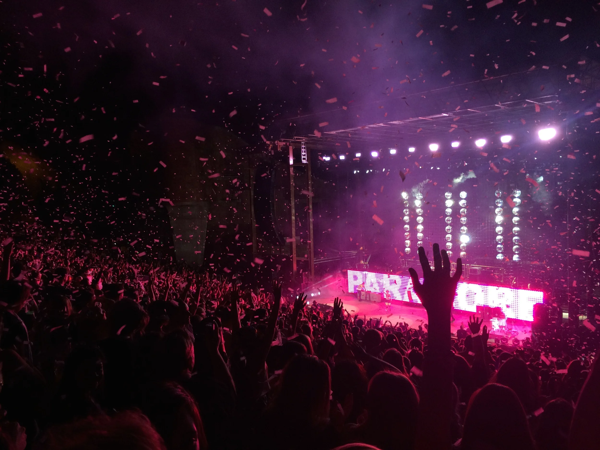 again, sorry for the iPhone shot. Here's Paramore covering their crowd in endless confetti. 